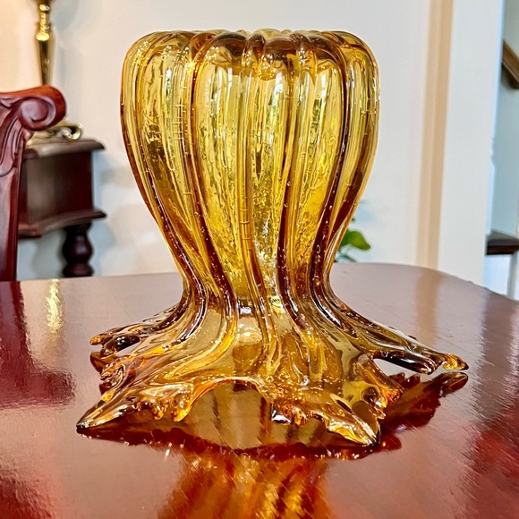 VTG Stretch Glass Vase Amber Ribbed Body Sunburst Flared Mouth Hand Blown 1960s - Picture 4 of 11